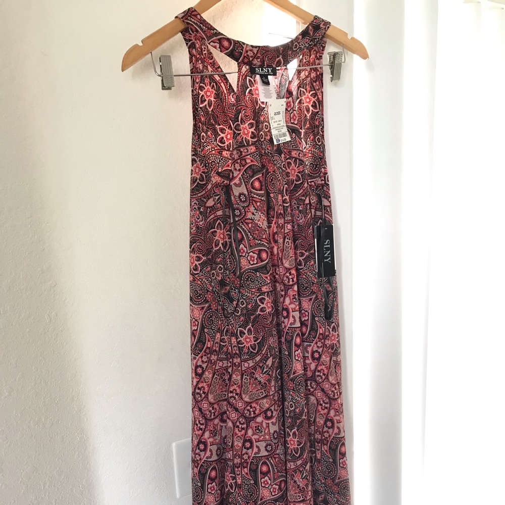 NWT FLORAL FLOWY  LONG OR OVER THE KNEE DRESS